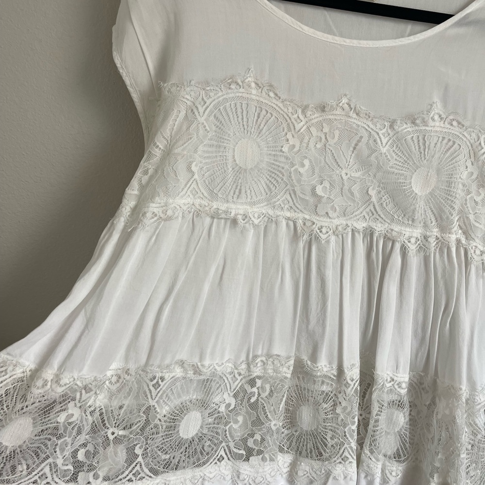 ALTERD STATE white lace top